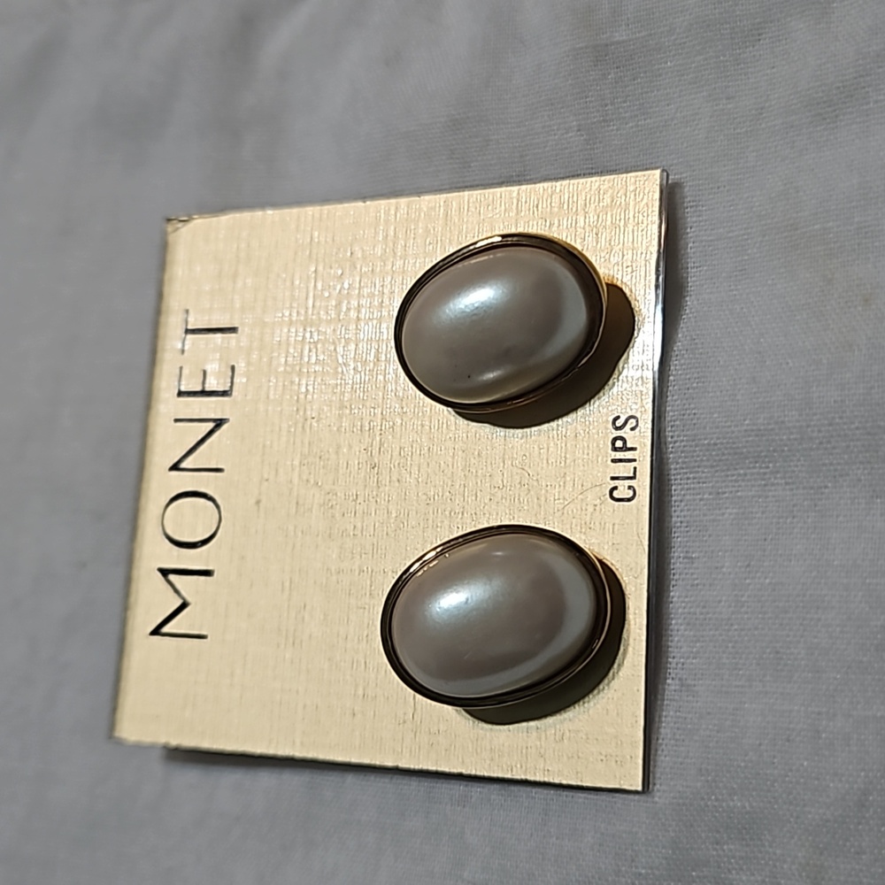 Miami Moon. MONET Classic Oval Faux Pearl Cabochon Earrings. Clip Backs